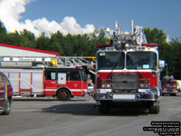 440 - (337-07475) - 2007 E-One Cyclone II HP100 ladder - Station/Caserne 40 (Rue Pierre-de-Courbetin) & L�vis 402